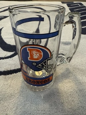 Caneca de vidro vintage Denver Broncos oficialmente licenciada - Imagem 1 de 2