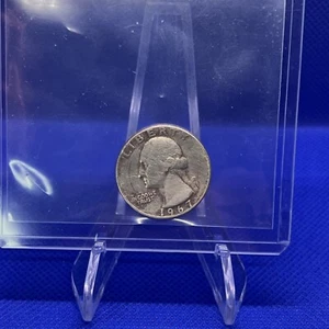Rare 1967 Quarter - No Mint Mark! Collectible Numismatic Coin - Picture 1 of 3