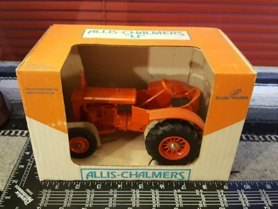 Allis Chalmers U 1/16 Diecast Farm Tractor Replica Collectible By Scale Models - Image 1 of 4