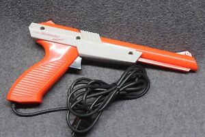 Nintendo NES Zapper Original 1985 Duck Hunt Gun Authentic NES-005 Orange
