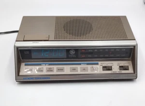 1980s General Electric GE AM/FM Digital Alarm Clock Radio Model 7-4663A-Works! - Picture 1 of 16