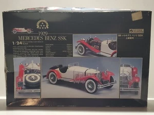 Vintage Gunze Sangyo 1929 Mercedes-Benz SSK 1:24 Scale Plastic Model Car Kit - Picture 1 of 9