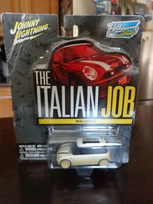 MINI COOPER THE ITALIAN JOB DIRTY VERSION WHITE LIGHTNING JOHNNY LIGHTNING 2004 - Image 1 of 4