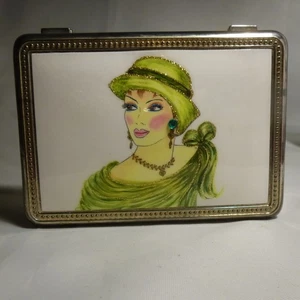 Schmuck / Schmuckschatulle - Schmuckdame in grün auf silberfarbenem Metall, Filz gefüttert - Bild 1 von 7