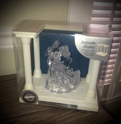 NUEVO EN CAJA WILTON PILAR BLANCO GRANDE RECUERDO BODA NOVIA NOVIO ADORNO PASTEL EXHIBICIÓN  Foto 1 de 4