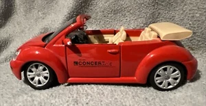 2003 VOLKSWAGEN NEW BEETLE CABRIOLET - 1:25 DIECAST BY MAISTO Orange - Picture 1 of 18