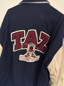 Giacca vintage Tasmanian Devil Taz PELLE USA - taglia XXL 1997 abbigliamento Looney Tunes - Foto 1 di 6