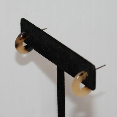 AE American Eagle Outfitters Resin & Tortoise Small Hoop Earrings - Image 1 of 2