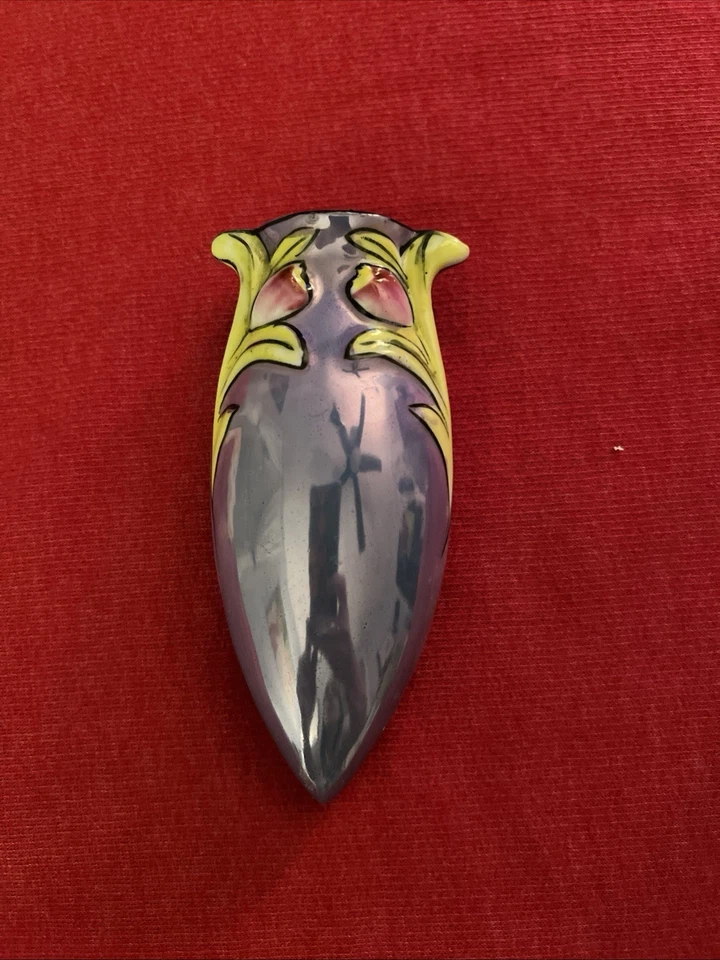 VTG PURPLE W YELLOW ACCENTS WALL HANGING VASE- JAPAN. - Image 1 of 3