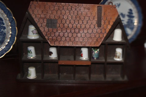 Antique English oak wood cottage Ornate Thimble display Case holder owl Cover