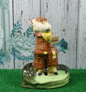 Rare figurine Beswick Kitty MacBride ~ 2528 ~ The Racegoer ~ 1975-1983 - Photo 1/5