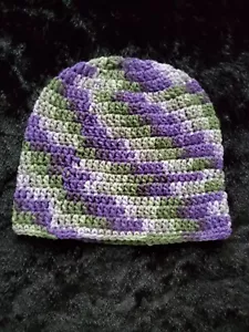 Erwachsene handgefertigte gehäkelte Mütze Beanie lila Tarnfarben 20" - Bild 1 von 1
