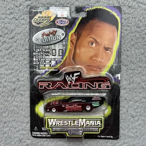 Road Champs 85200 WrestleMania 2000 NHRA THE ROCK Fantasy Edition 1/64 Funny Car - Bild 1 von 3