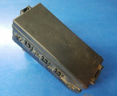 Compartimento relé caja de fusibles motor Mercury Montego 2005-2007 usado. 7154-3176 Foto 1 de 4