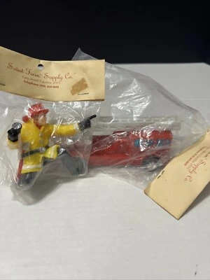 Estatuilla de bombero y camión de bomberos de colección adorno de pastel de cumpleaños dulce Fixin supply Co Foto 1 de 4