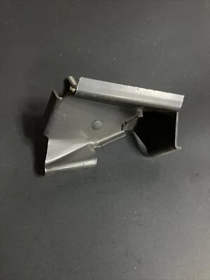 6072157300 Alfa Romeo Spider 1972 1973 1974 NOS Soporte parachoques trasero derecho Foto 1 de 4