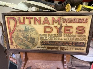 Putnam Dyes Wooden Display - Picture 1 of 3