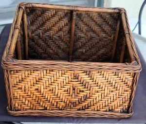 Nice Woven Wicker Basket - Wooden Bottom – VGC – GREAT DECORATIVE APPEAL - Picture 1 of 6