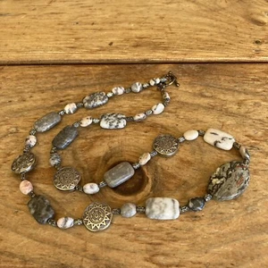 11 in Beaded Necklace Gray And Pink Marble Or Granite Stones With Metal Spacers - Picture 1 of 9