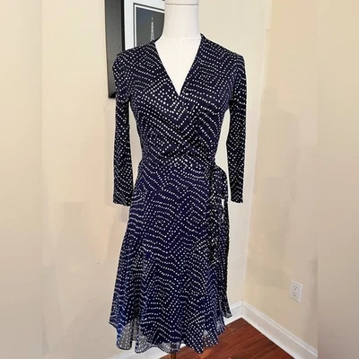 Vestido envolvente de seda azul marino Diane Von Furstenberg, talla 4 Foto 1 de 4