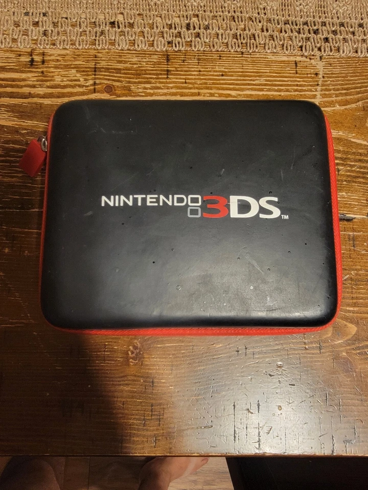 Insignia Universal Protective Portfolio Case For Nintendo 2DS 3DS Red/Black - Image 1 of 1