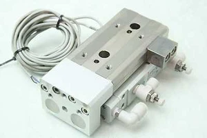 SMC 13-MXQ20L-40CS Clean Room Pneumatic Guided Cylinder 20mm Bore x 40mm Stroke - Picture 1 of 8