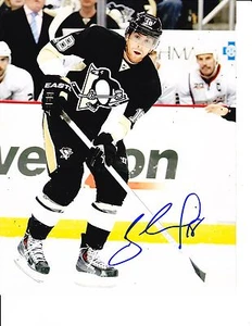 PITTSBURGH PENGUINS JAMES NEAL SIGNED PASSING 8X10 - Picture 1 of 1