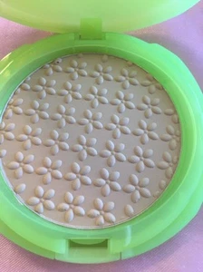 Models Prefer SECRET GARDEN APRIL IN PARIS JARDIN DES TUILE0RIES FACE POWDER New - Picture 1 of 4