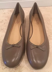 TALBOTS Tan Taupe Leather Classic Ballet Flats w/ Bows Woman's Rare Sz 11M NEW! - Picture 1 of 12