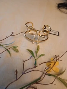 Vince Cumto Goldtone Rhinestone Bowe Tie Cuff Bracelet Size 7.5 - Picture 1 of 5