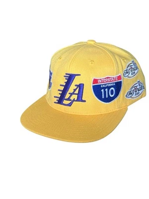 Chapéu Snapback Mitchell & Ness Los Angeles Lakers Champs Patch - Imagem 1 de 4