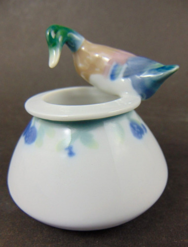 Kleine Porzellan Figuren Vase Ente von Metzler & Orlloff