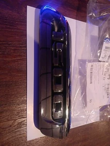 Genuine Mopar Front Right Passenger Side Hood Emblem 2019-2020 68276333AA - Bild 1 von 4