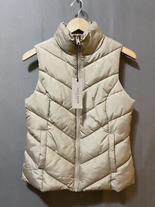NWT COLE HAAN Women Collared Full Zip Chevron Quilted Puffer Vest Size XS Dune - Picture 1 of 12