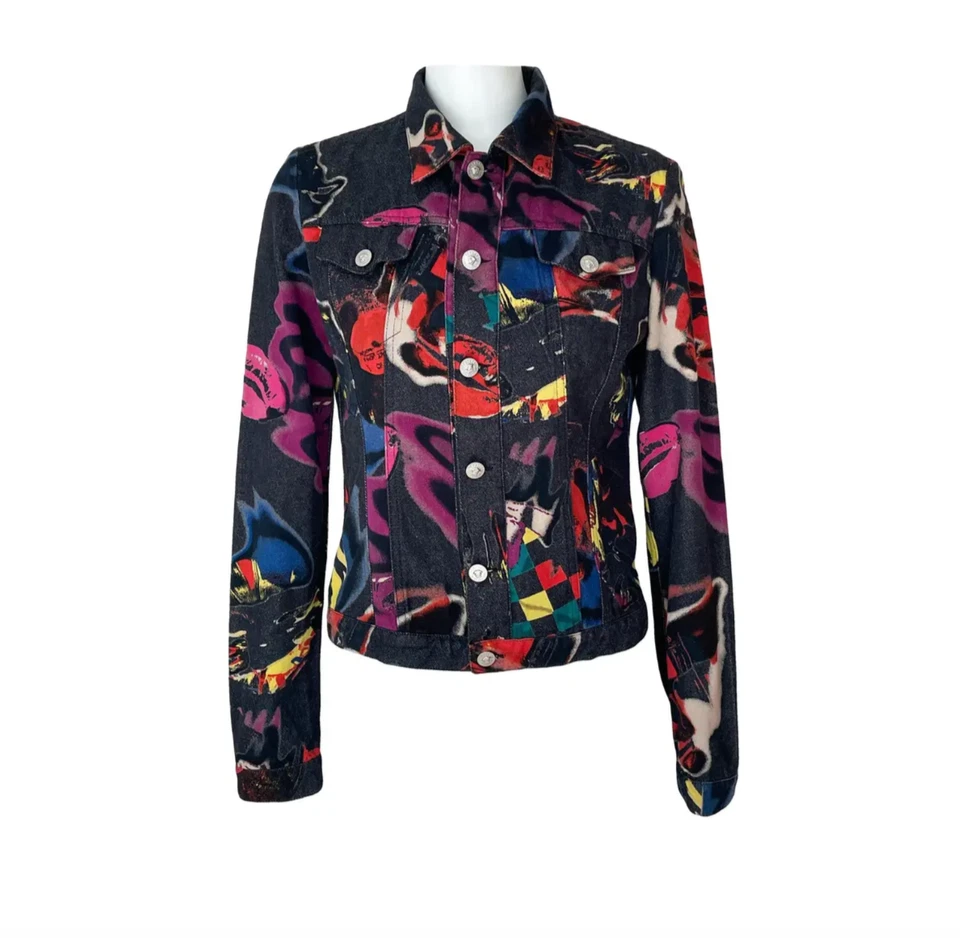 Jaqueta de denim graffiti vintage dos anos 1990 da Versace Jeans Couture - Tamanho P - Imagem 1 de 4