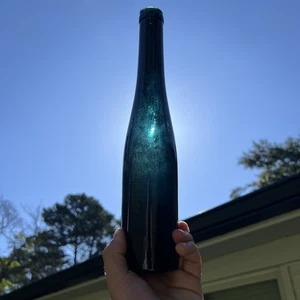 Antica ~11,6" bottiglia di vino alta blu acqua soffiata a mano 1890 Hock precocemente sottile - Foto 1 di 7
