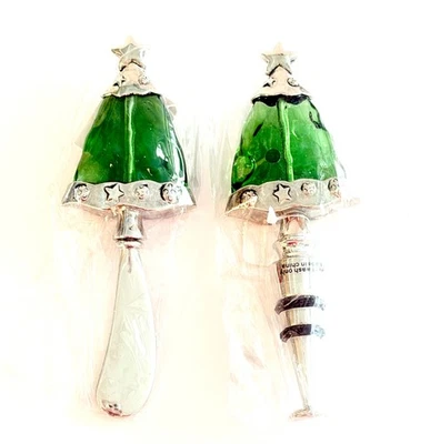 LOTE de 2 MudPie Verde Árbol de Navidad Plateado Botella de Vino Topper y Esparcidor Foto 1 de 4