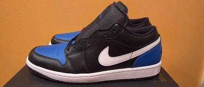 NUEVO AIR JORDAN 1 LOW 11.5 Negro/Blanco-Juego Puntera Azul Real 553558-042 Sin Tapa de Caja Foto 1 de 4