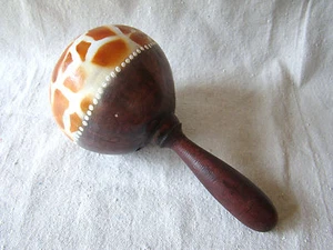Handgefertigtes handbemaltes Holz Giraffenmuster Maraca Made in Indonesia 391536 - Bild 1 von 6