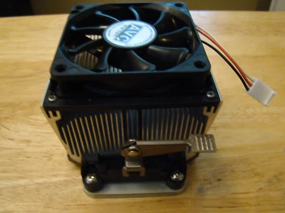 AVC Socket AM2/940/939/754 3-Pin Heatsink Fan/AVC Extra Fan/Z7LB008002 - Image 1 of 4