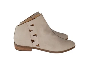 Lucky Brand Jakeela Women's Boots Suede Leather Cutout Detail  Tan Bootie sz 8M - Picture 1 of 11