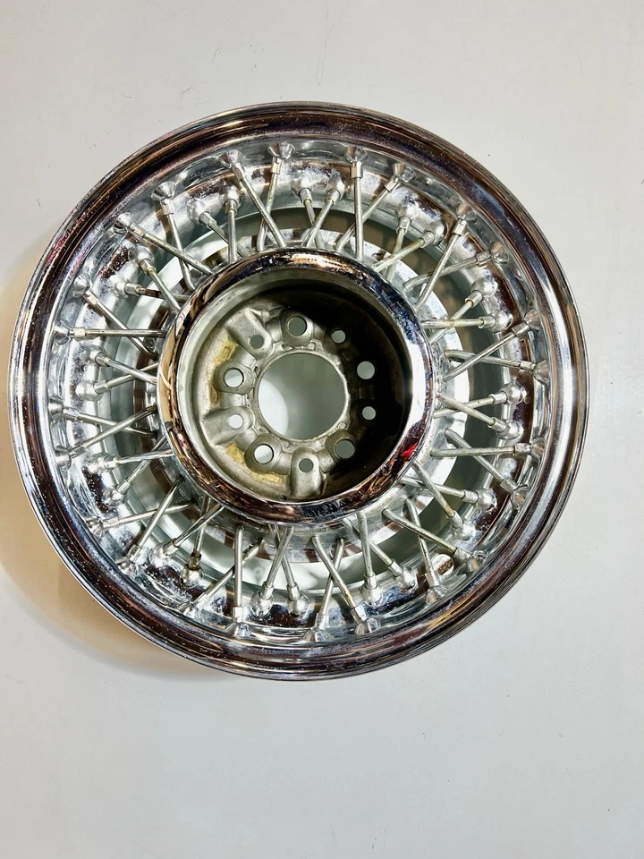 "Rueda de alambre Thunderbird 15"" Ford 15X5 5X114.3 ET12 cromada" Foto 1 de 4