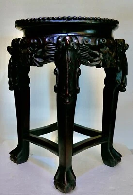 Mesa china tallada de teca Foto 1 de 4