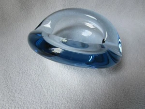 Holmegaard Per Lütken Glasschale Ascher dickwandig eisblau signiert 15x12,5x6cm - Picture 1 of 6