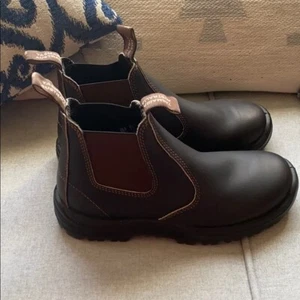 Blundstone Work & Safety 490 / 491(Soft Toe, Oil/Acid, Heat, & Slip Resist, EH) - Picture 1 of 18