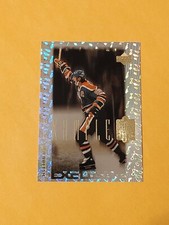 1999-00 Upper Deck Exclusive A Leader By Example #L1 Wayne Gretzky Insert 