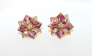 Orecchini non firmati finta ametista viola e strass trasparenti H2 - Foto 1 di 3
