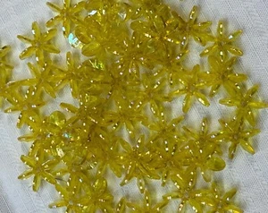 50 Vintage 19mm/3/4" Iridescent Yellow Plastic Pinwheel Cartwheel Craft Beads - Picture 1 of 4