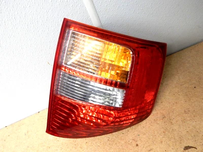 Luz trasera Isuzu Axiom 2002-04 lámpara de freno pasajero derecho OEM 0 08.31.21.59 Foto 1 de 4