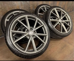 Audi A3 S3 RS3 8V V Speichen Alu-Felgen 235/35 R19 Sommerräder - Bild 1 von 13